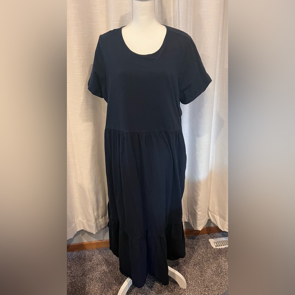 Women’s Old Navy size 3X short sleeve navy blue midi length dress
